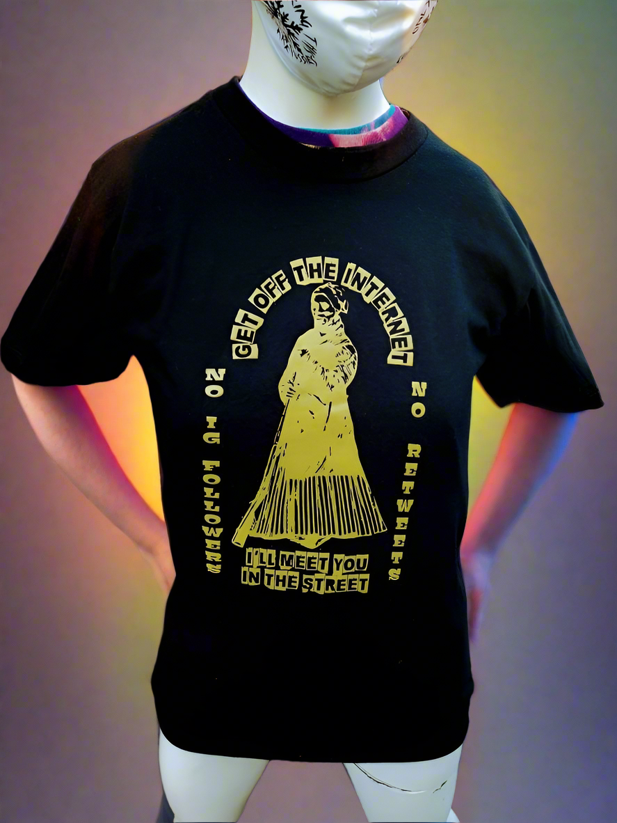 HARRIET TUBMAN SAYS GET OFF THE INTERNET! T-SHIRT Black T Yellow Print